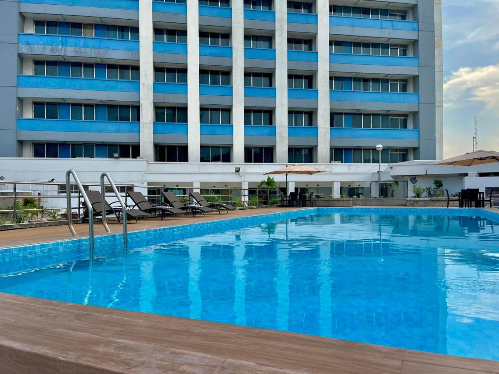 Pearl Manila Hotel Exterior foto